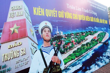 Tranh cổ động bảo vệ chủ quyền biển đảo, một hình thức tuyên truyền để người dân và thế giới hiểu hơn về chủ quyền biển đảo Việt Nam.