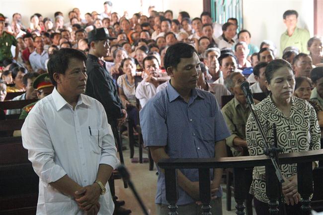 Các bị cáo tại phiên tòa