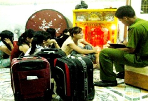 Nhiều cô gái bị dụ dỗ, lừa bán ra nước ngoài làm gái mại dâm được lực lượng Công an giải cứu thành công trở về với gia đình