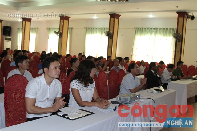 Các đại biểu tham dự buổi tập huấn