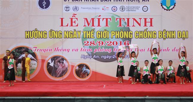 Tiết mục văn nghệ tại lễ mít tinh 