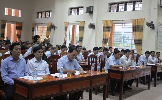 Các ban ngành đoàn thể và đông đảo nhân dân xã Nghi Thiết tham dự buổi đối thoại