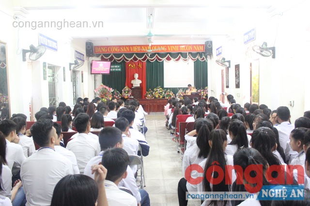 Toàn cảnh buổi tuyên truyền