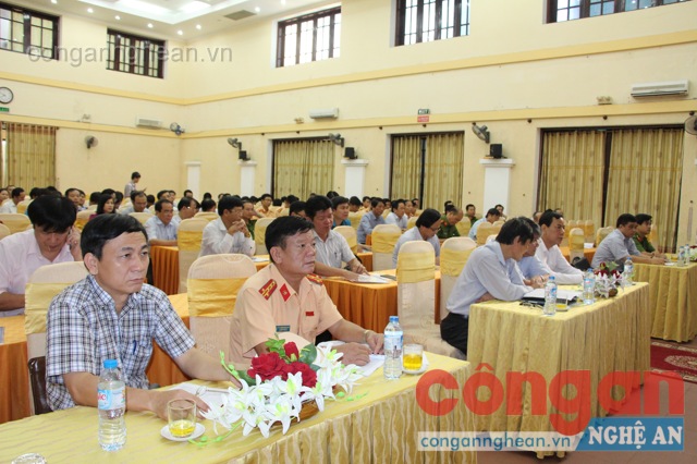 Các cơ quan, đơn vị liên quan của các ban, ngành tỉnh và các huyện tham dự Hội nghị