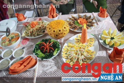 Sự khéo léo được thể hiện trên những món ăn của các đội