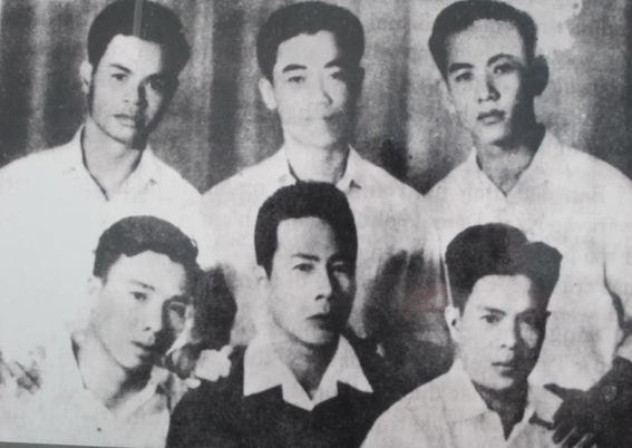 6 chiến sĩ đầu tiên của đoàn tàu không số, ông Nguyễn Sơn đứng ngoài cùng bên phải.