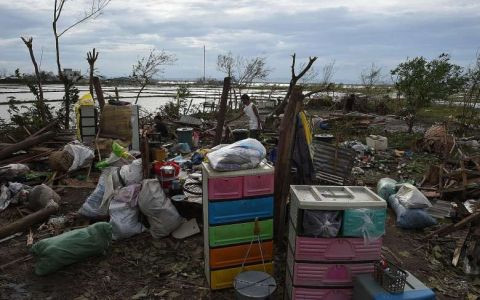 Bão Haima gây thiệt hại nghiêm trọng tại Philippines. Ảnh: AP