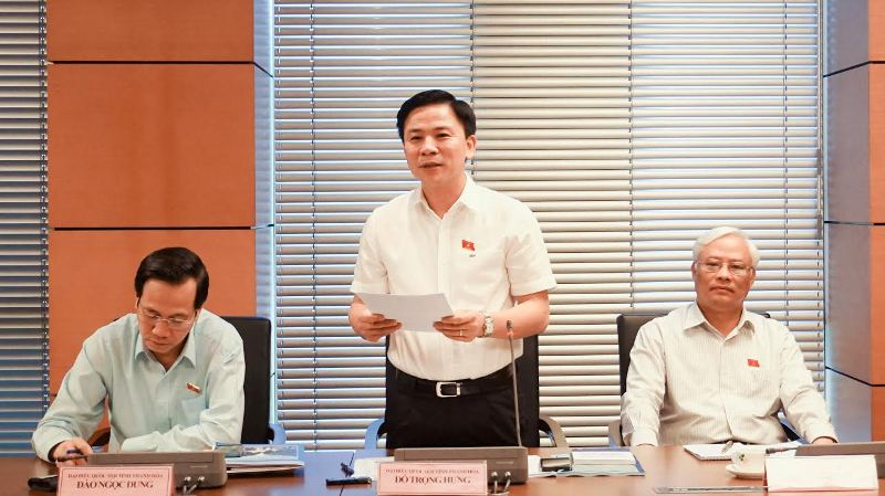 Đại biểu Đỗ Trọng Hưng- Thanh Hóa phát biểu tại buổi thảo luận tại tổ