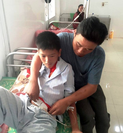 Cháu Đặng Anh Vũ được điều trị tại bệnh viện