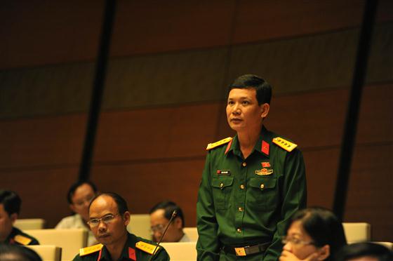 Đại biểu Hứa Văn Nghĩa (Trà Vinh) đề nghị cần quan tâm bổ sung việc điều chỉnh đối với các loại vũ khí, công cụ hỗ trợ mới xuất hiện - Ảnh: VGP/Nhật Bắc