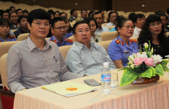 Các đại biểu tới dự