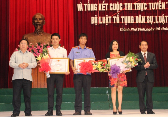 Trao 4 giải nhất cho các thí sinh