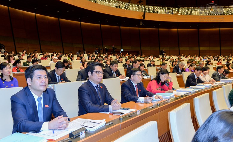 Các đại biểu Quốc hội tại kỳ họp thứ 2, Quốc hội khóa XIV - Ảnh: Đình Nam