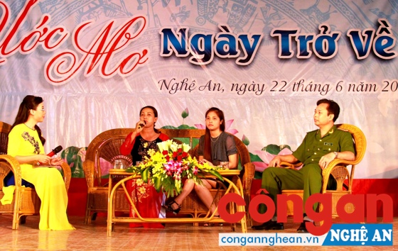 Lãnh đạo Công an phường, Hội Phụ nữ phường Vinh Tân trao đổi về công tác tái hòa nhập cộng đồng - Ảnh tư liệu