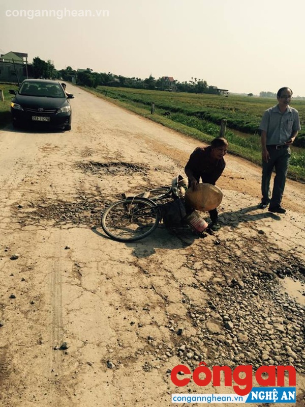 Hạ tầng giao thông ở khu vực nông thôn chưa đáp ứng nhu cầu đi lại, trong khi phương tiện ngày một gia tăng