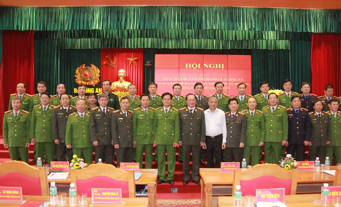 Các đại biểu dự Hội nghị.