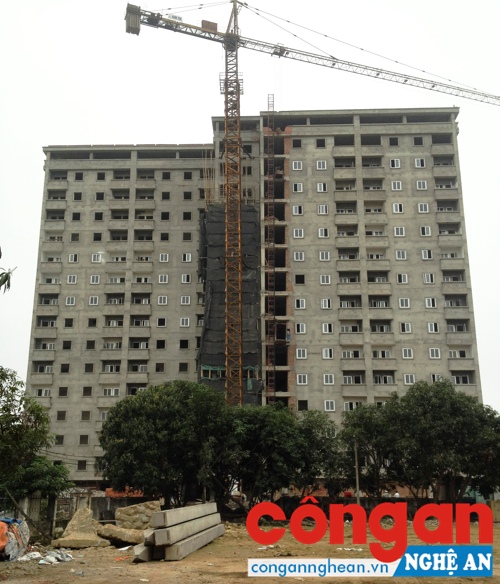 Xây dựng nhiều toà nhà chung cư cao tầng đang đặt ra “bài toán” cho sự phát triển hạ tầng đô thị hiện này