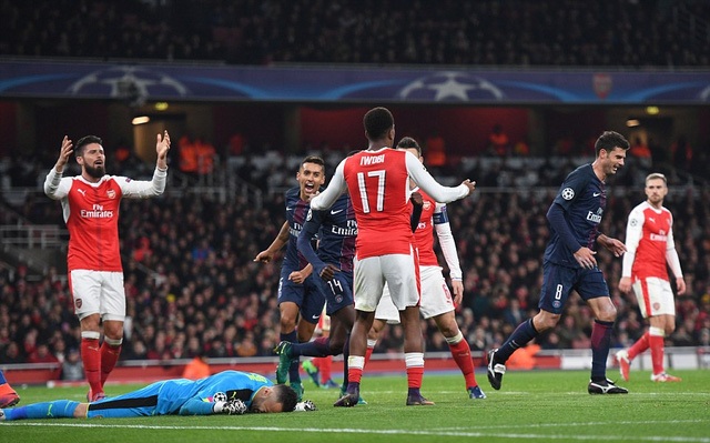 Arsenal có trận hòa khá may mắn trên sân nhà