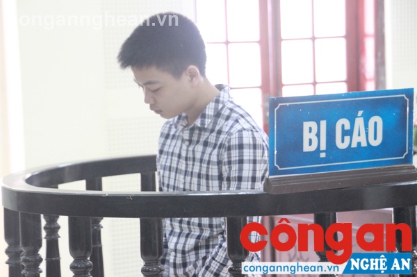 Bị cáo Phan Tiến Đức tại tòa