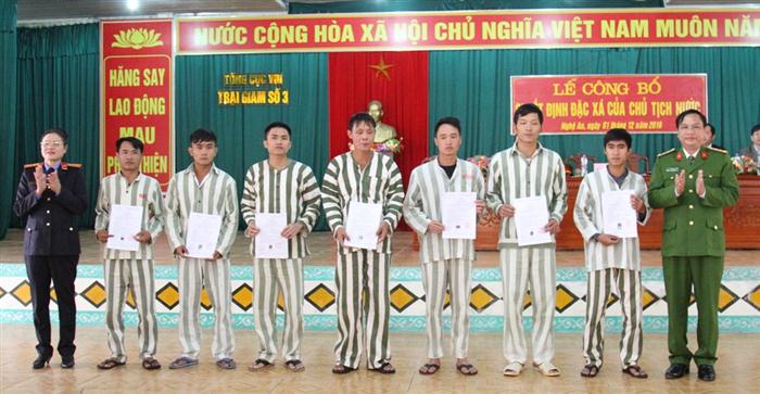 Trao Quyết định Đặc xá của Chủ tịch nước cho các phạm nhân được đặc xá lần này