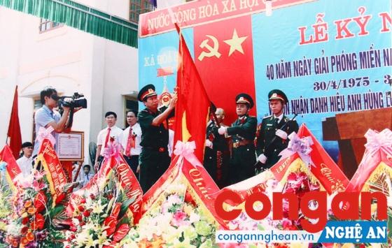 Nhân dân xã Hòa Sơn đón nhận danh hiệu Anh hùng LLVTND thời kỳ kháng chiến chống Mỹ cứu nước