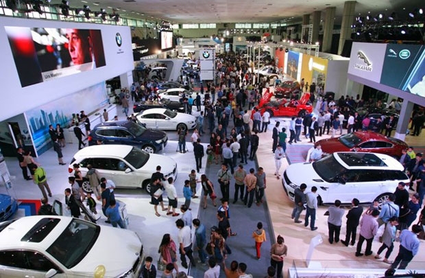 Các DN xe trong nước đua nhau giảm giá cuối năm (Ảnh minh họa)