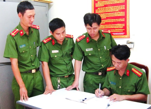 Đội Cảnh sát ĐTTP về Hình sự - Kinh tế - Ma túy Công an TX Hoàng Mai triển khai kế hoạch phá án
