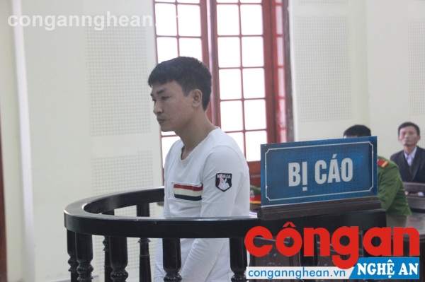 Bị cáo Hoàng Trung Kiên tại tòa
