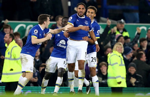Everton ngược dòng thành công để cắt đứt chuỗi bất bại của Arsenal