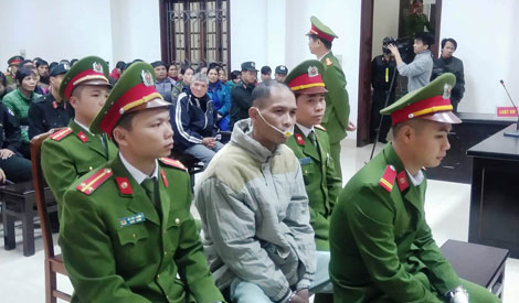 Bị cáo Doãn Trung Dũng tại phiên tòa.