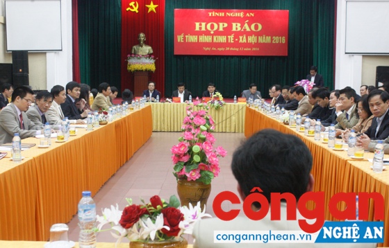 Toàn cảnh buổi họp báo