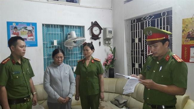 Cơ quan công an đọc lệnh bắt đối tượng Phương