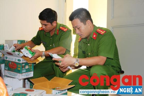 Công an huyện Hưng Nguyên   kiểm tra lô hàng không rõ nguồn gốc trị giá 1,5 tỉ đồng