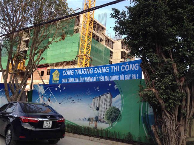 Tấm biển xin lỗi tại công trường trên đường Võ Thị Sáu