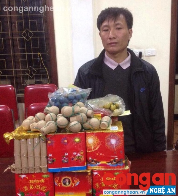  Đối tượng cùng tang vật tại cơ quan công an