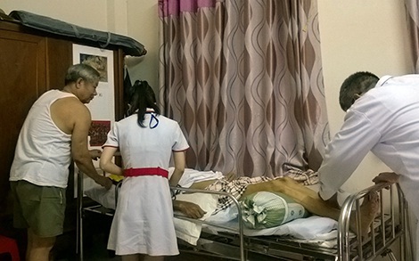 Dịch vụ cấp cứu, khám chữa bệnh tại nhà đang từng bước trở nên quen thuộc, đáp ứng được nhu cầu của nhiều người