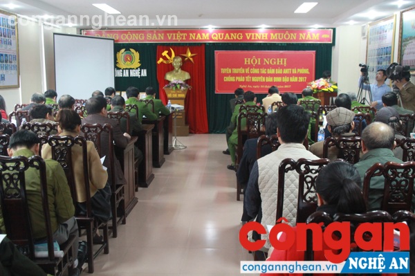 Toàn cảnh buổi hội nghị 
