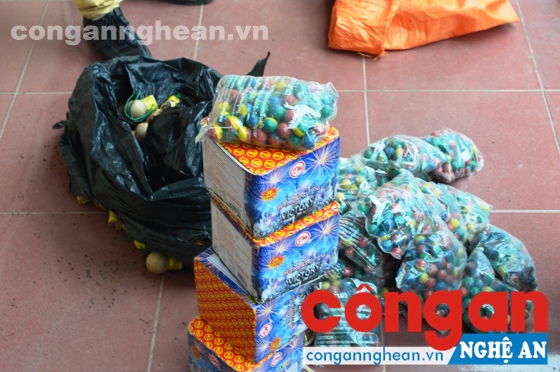 54,6 kg pháo bị lực lượng Công an thu giữ
