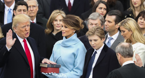 Ông Donald Trump tuyên thệ nhậm chức Tống thống Hoa Kỳ.