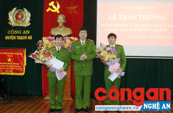 Trao thưởng cho các đơn vị phá án