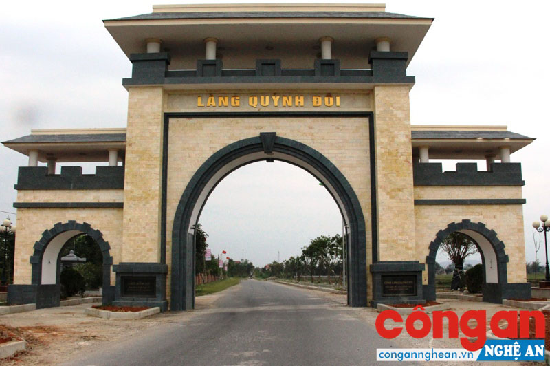 Cổng làng Quỳnh Đôi