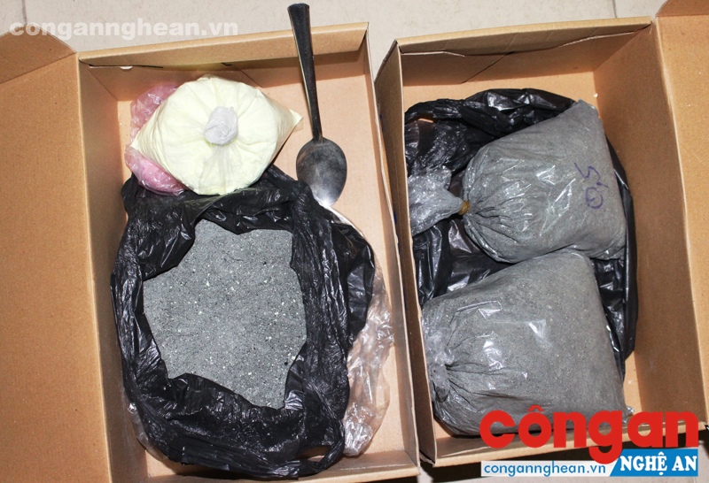 Số thuốc pháo và lưu huỳnh của 2 đối tượng bị Công an huyện Nghi Lộc thu giữ