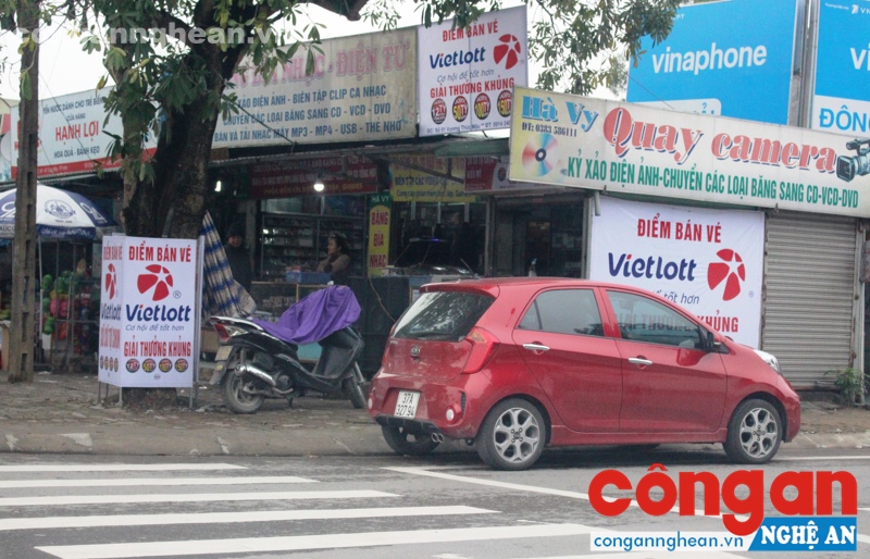 Trên địa bàn TP Vinh đã xuất hiện nhiều biển quảng cáo xổ số Vietlott