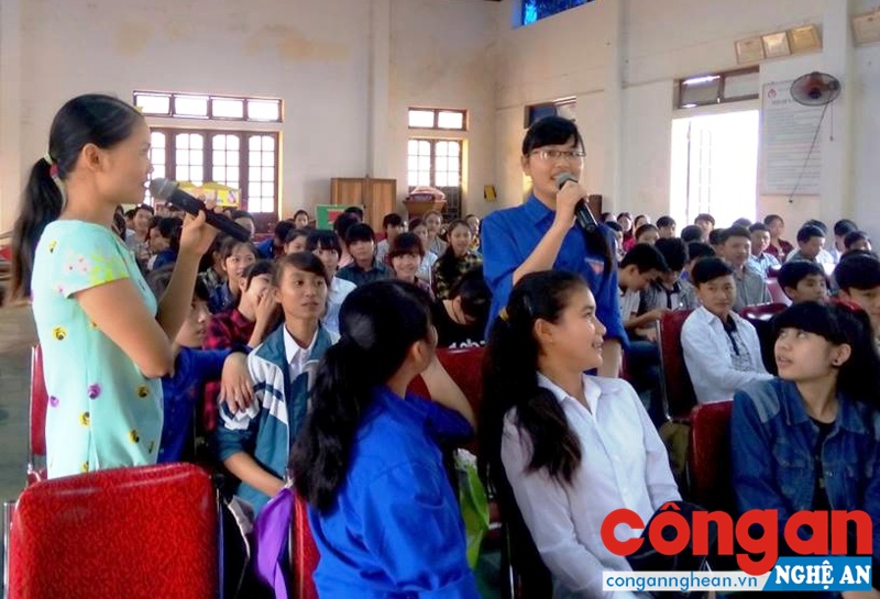 Tuyên truyền chính sách DS - KHHGĐ cho thanh niên vùng biển