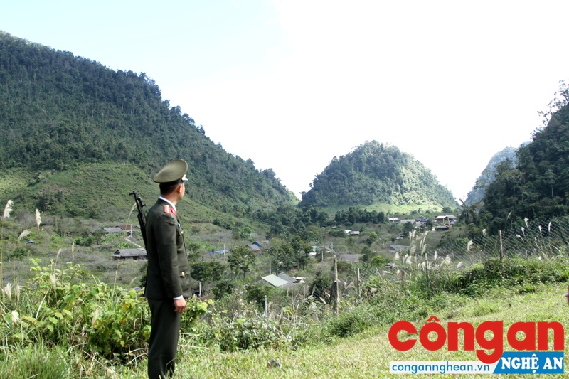 Giữ vững biên cương trong những ngày Tết đến, xuân về là nhiệm vụ hàng đầu của những chiến sỹ Công an “cắm bản”