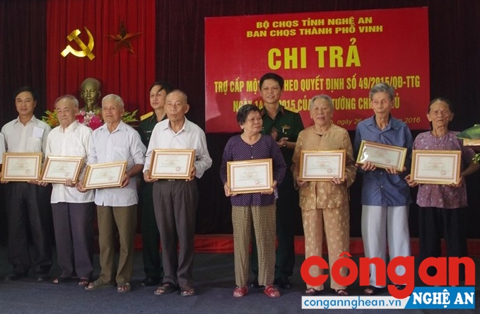 Ban CHQS TP Vinh kịp thời thực hiện chế độ chính sách đối với DCHT theo Quyết định 49