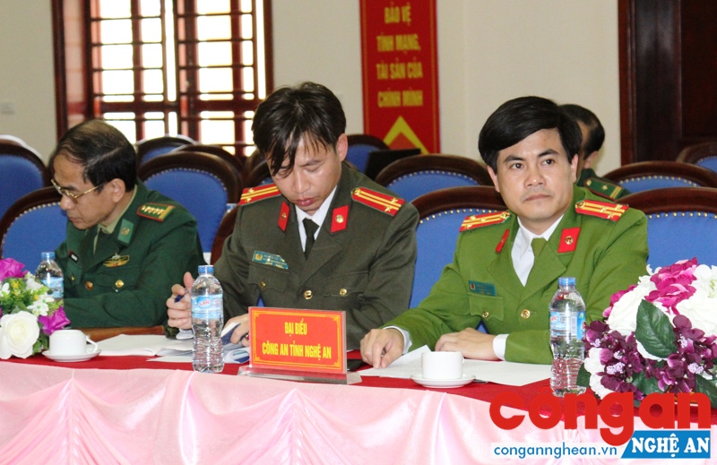 Đại diện lãnh đạo các đơn vị trong khối thi đua