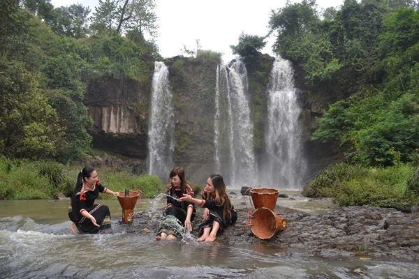 Danh lam thắng cảnh Thác Drai Yông