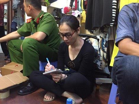 Khám xét nơi ở của Trần Kim Yến, thu giữ nhiều tang vật.