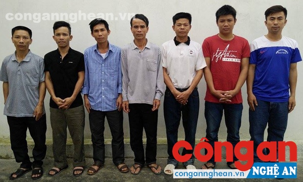 Các đối tượng đánh bạc bị bắt giữ